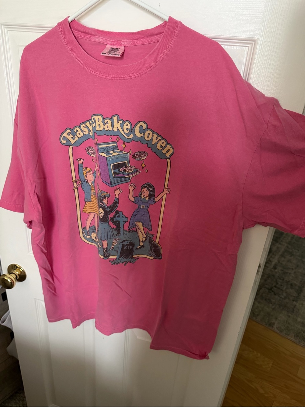 Easy-Bake Coven Graphic Tee - Pink